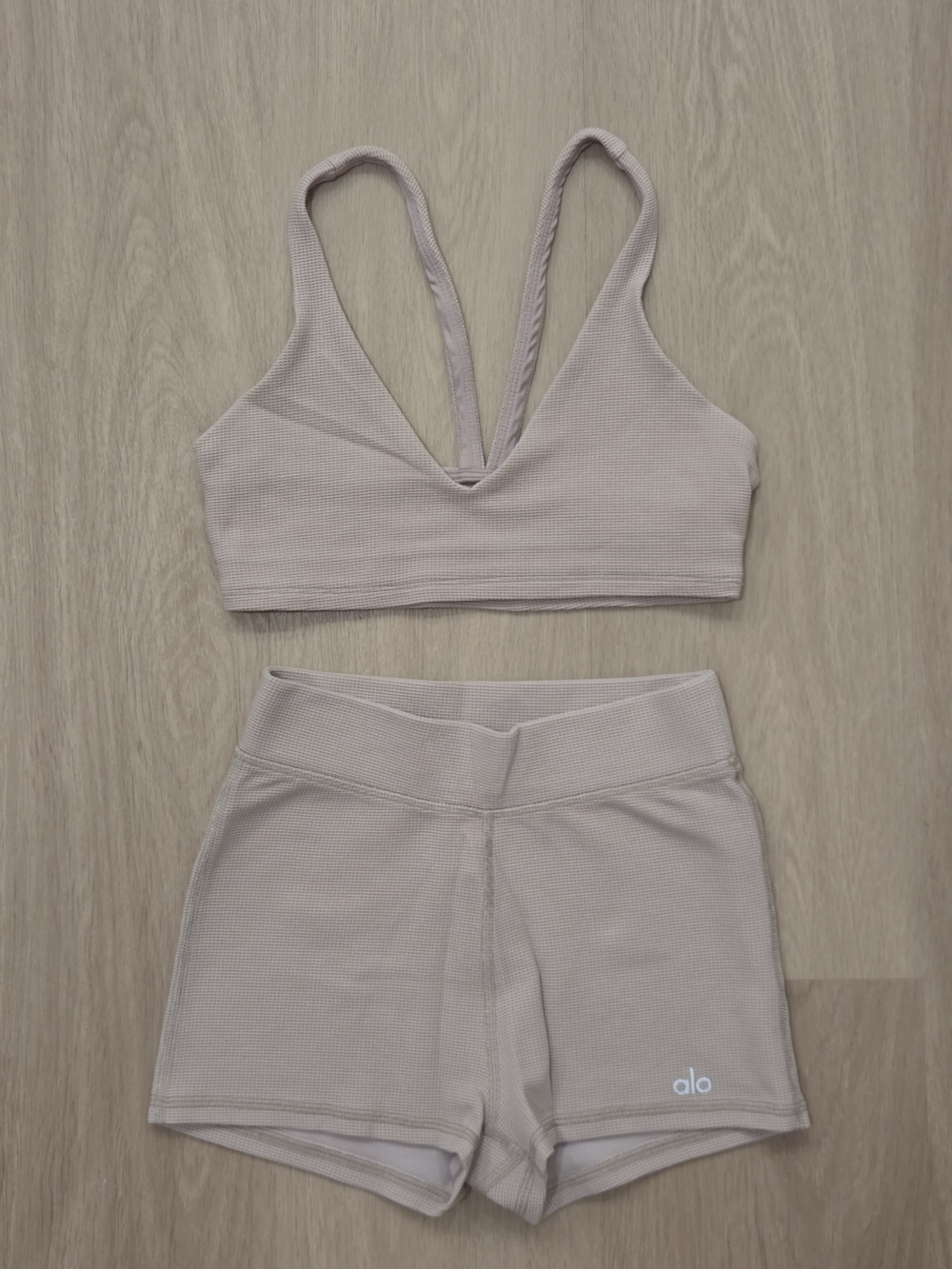 ALO Yoga Ribbed Bra & High-Waist Shorts Set - Light Taupe